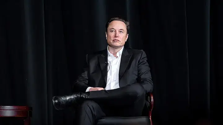 Ảnh chân dung Elon Musk